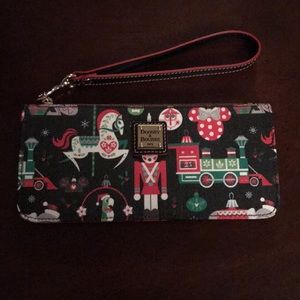 Dooney & Bourke 2018 Christmas Wristlet